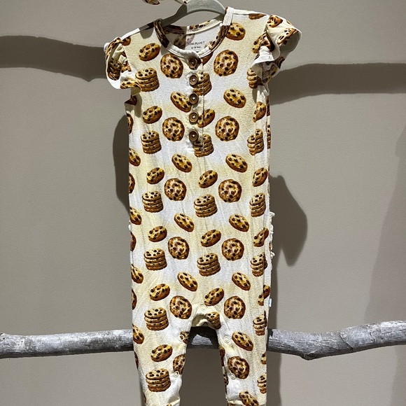 Posh Peanut short sleeve one piece outfit - Picture 1 of 2